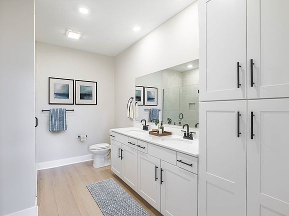 Double Bowl Vanity in Owner s Bath
