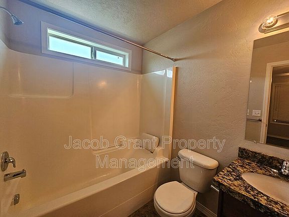 4th image of 3030 N Golden Rod Dr