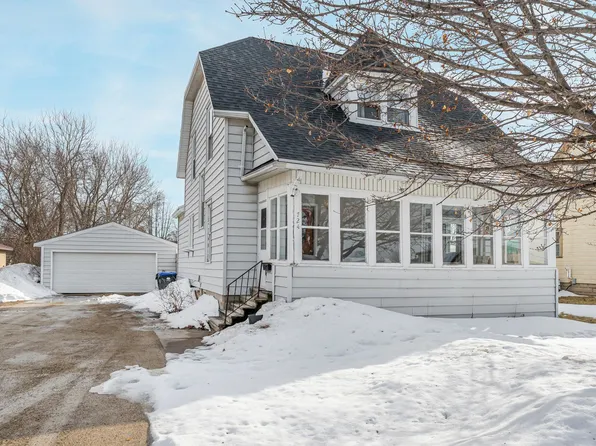 724 Main St, Neenah, WI 54956