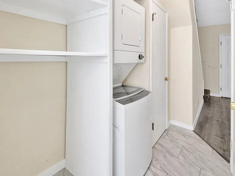 1418 Harris Ave — Photo 24
