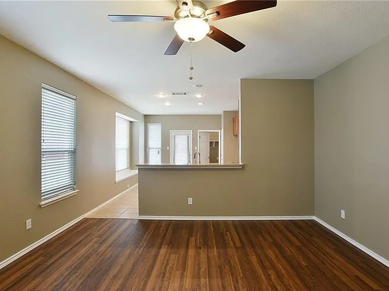 9109 Nathaniel Dr — Photo 13