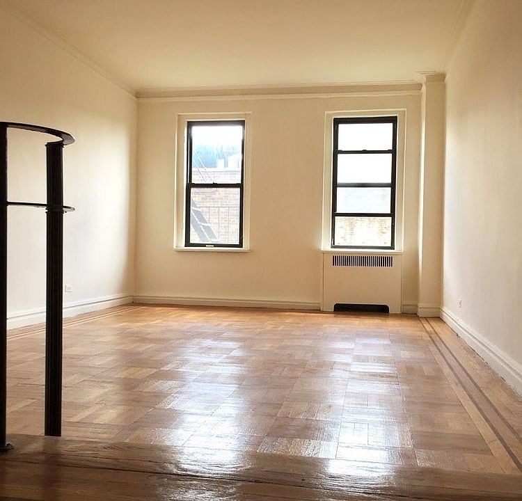 1st image of 30 Park Ter E APT 6H