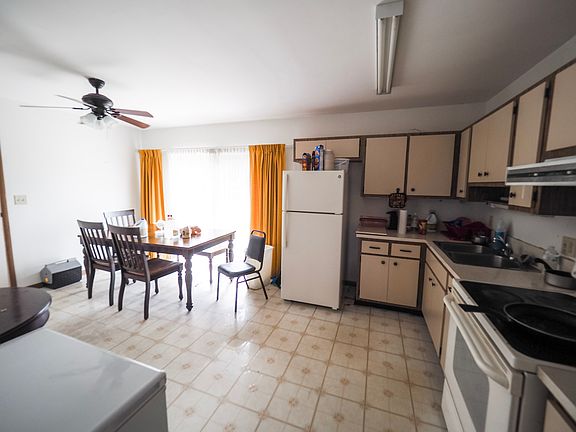3rd image of 308 Plumosa St