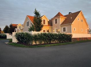 54 Wimbledon Cir, Portsmouth, RI 02871