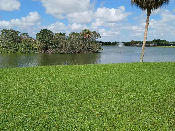 92 Seville Drive, Delray Beach, FL 33446