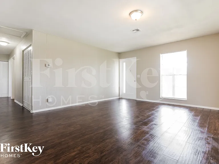 19061 Cochran Blvd — Photo 3