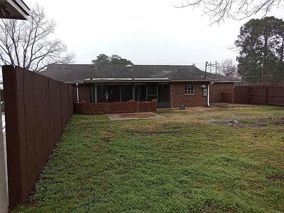4th image of 124 Carol Villa Dr