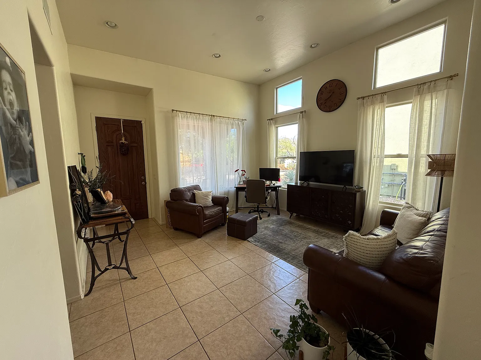 3 bed, 1905 sqft, $2,250 — Photo 3