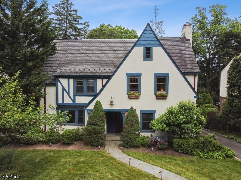1st image of 492 Mayhew Ct
