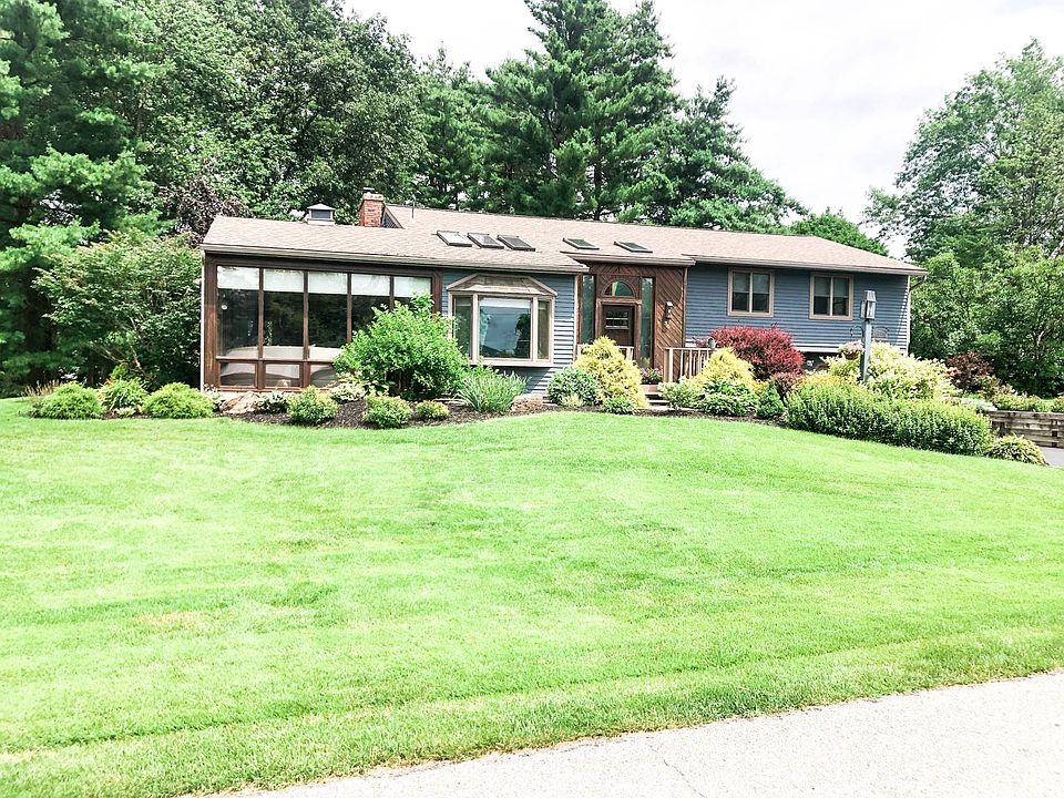 1st image of 36 Piping Rock Cir