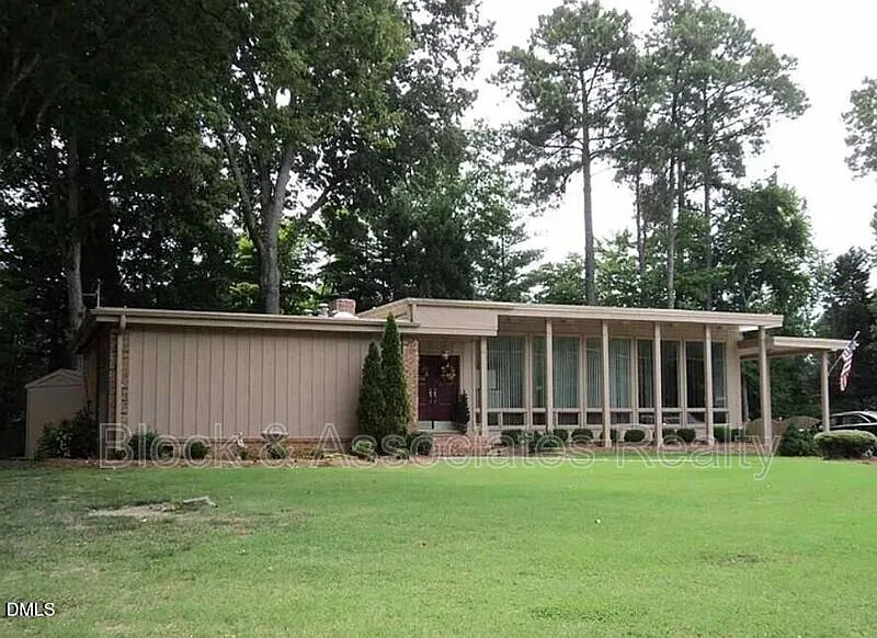 1009 Vandora Springs Rd