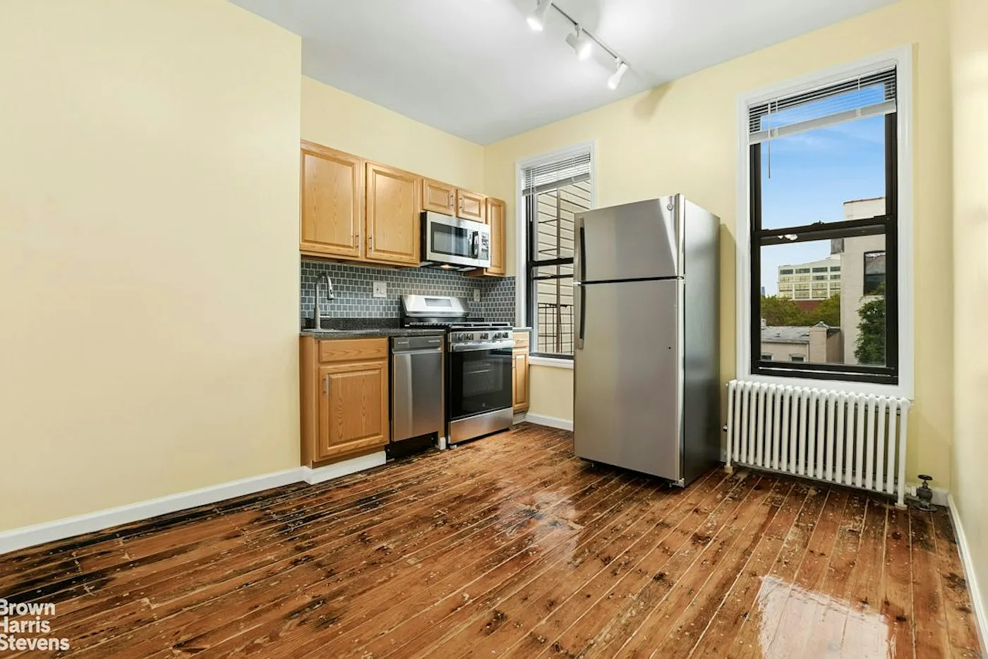 351 42nd Street — Photo 3