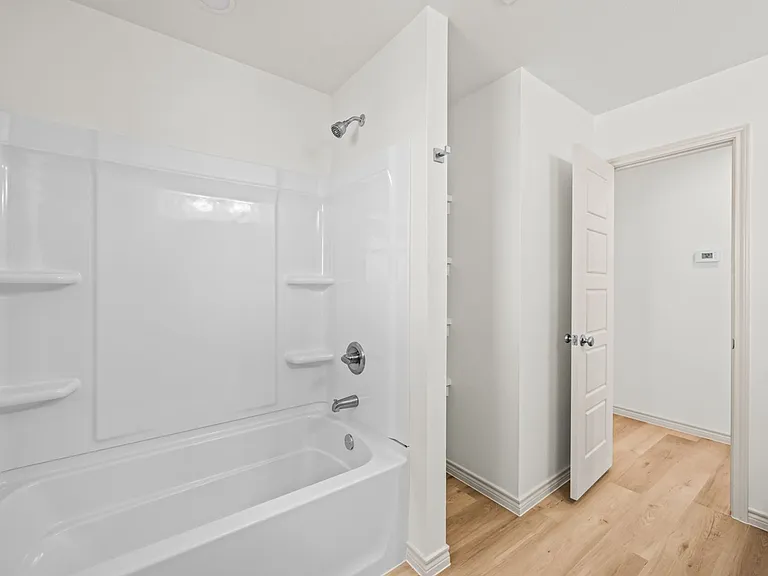 14904 North Cres #1200 — Photo 33