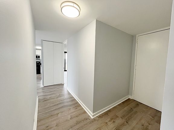3rd image of 3001 S Michigan Ave Unit 401
