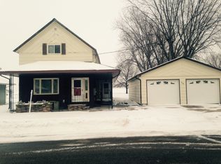 208 Lake Henry Ave S, Melrose, MN 56352