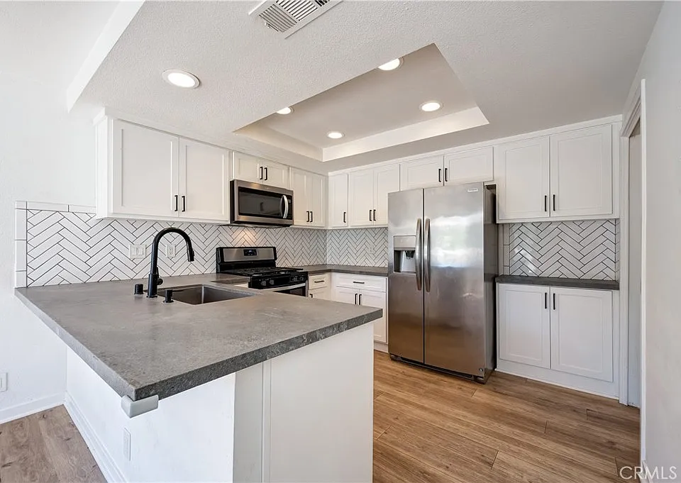 25 Clover Ln #359