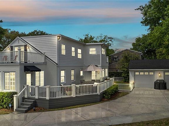 3rd image of 1125 Country Club Dr