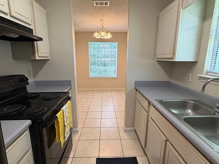 101 Talbot Ct — Photo 21