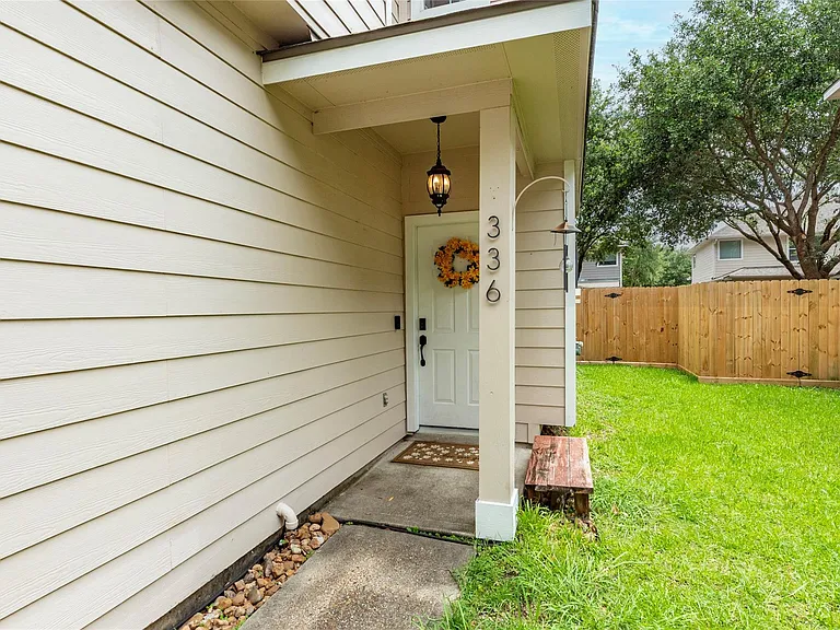 336 Capella Oaks Ln — Photo 4