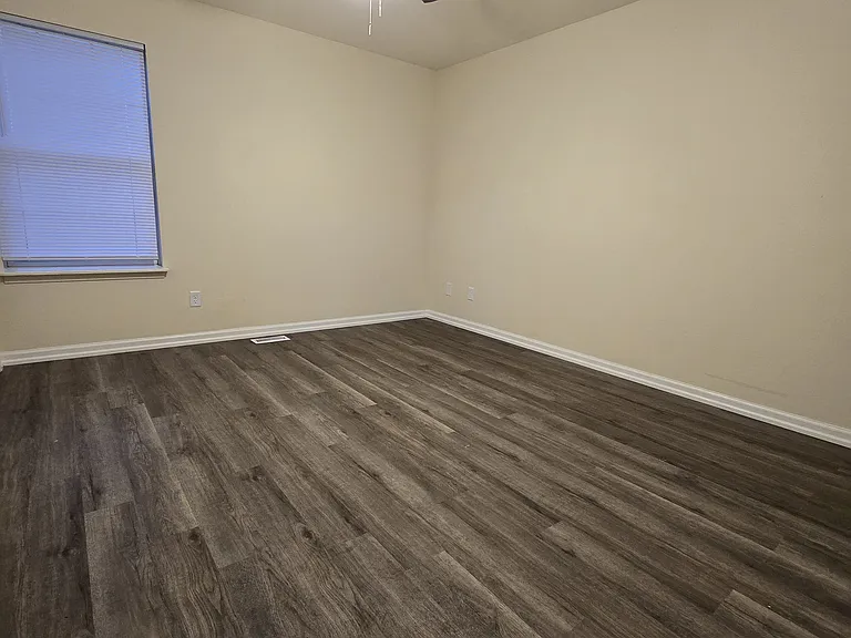 5505 Volunteer Dr — Photo 10