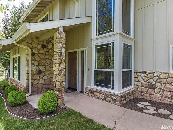 3rd image of 1296 Hartwick Dr