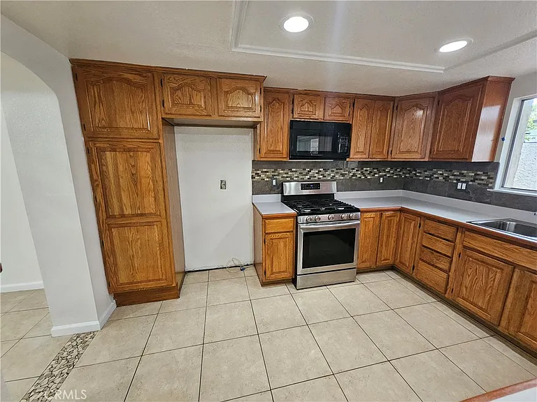15271 Cadiz Dr — Photo 13