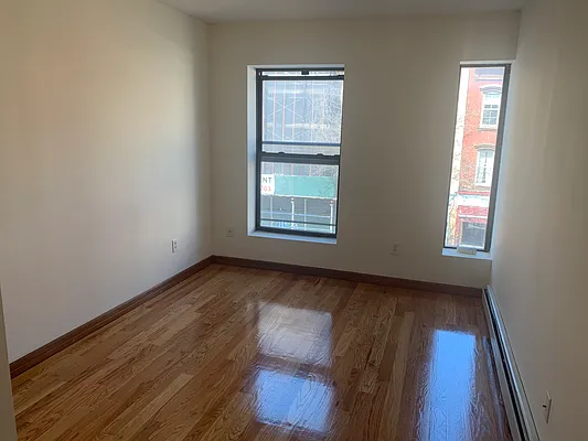 Rented by Remax Real Estate Professionals | media 7