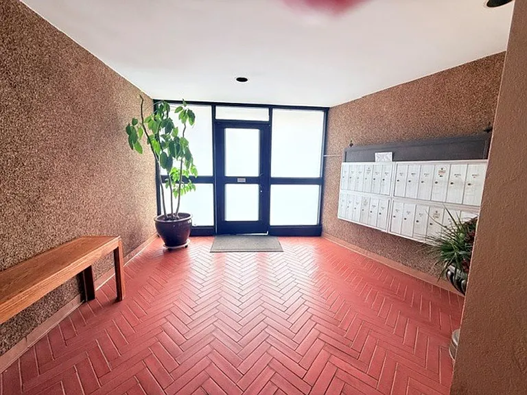 1660 Sutter St — Photo 5