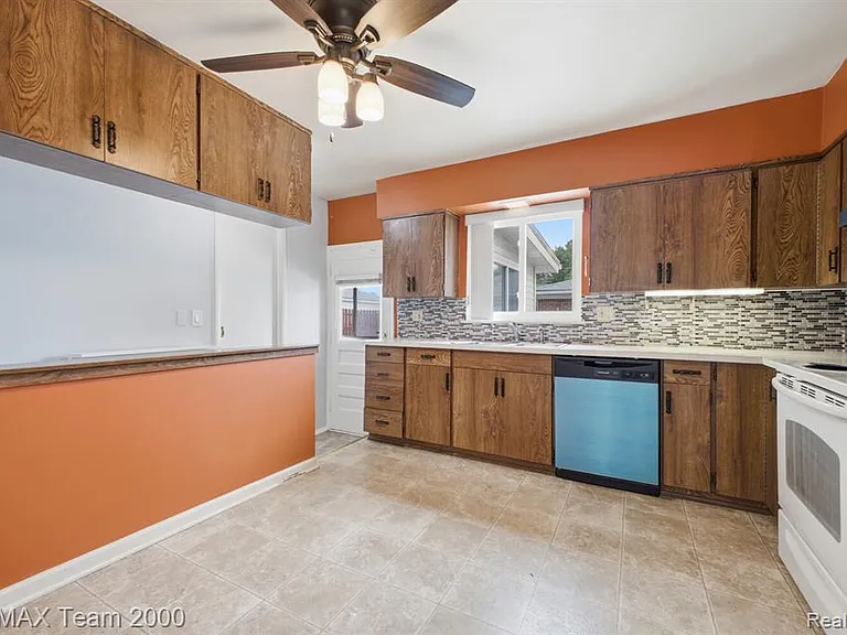 8512 Norborne Ave — Photo 13