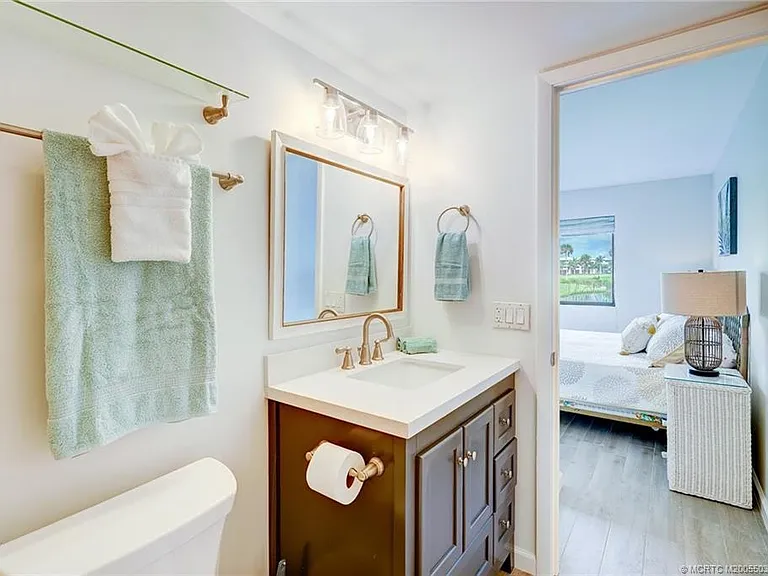 5553 NE Gulfstream Way — Photo 20