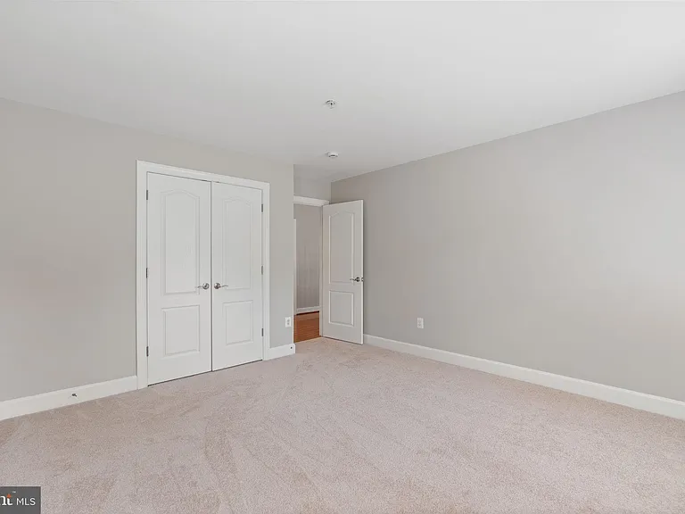 15436 Symondsbury Way — Photo 34
