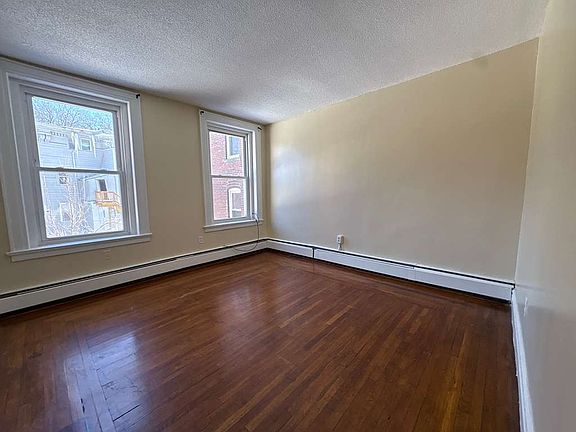 4th image of 36 Derby Ave APT 8C