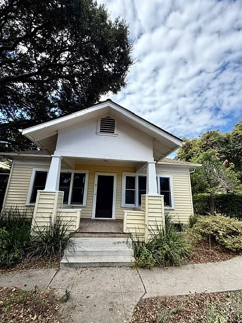 3 bed, 1300 sqft, $5,000 — Photo 1