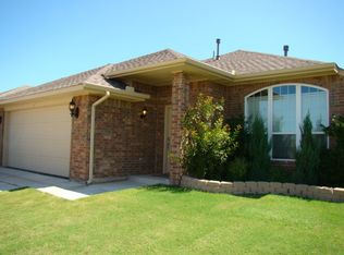 4012 Red Apple Ter, Moore, OK 73160