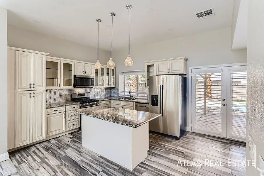 Available Now!! Remodeled 5 Bedroom Home With Pool! — Photo 3