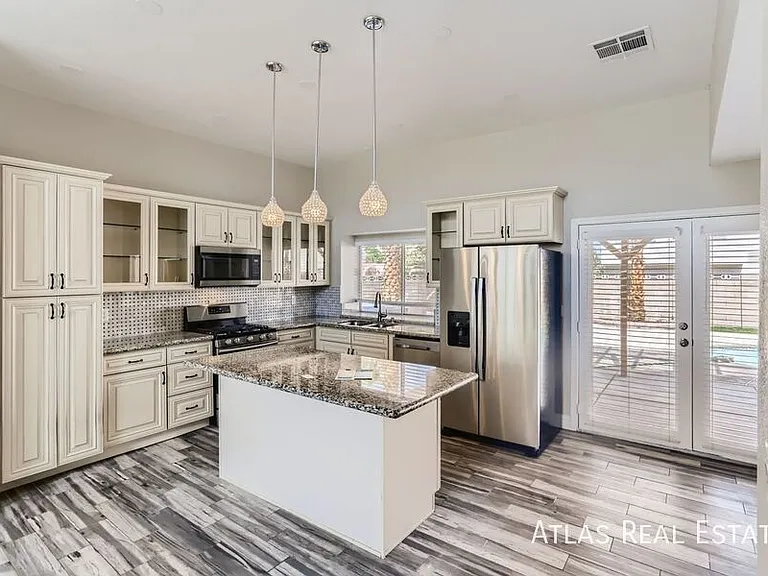 7980 Boardwalk Way — Photo 3