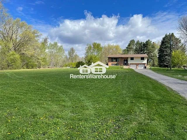 1241 Holly Dr E — Photo 1