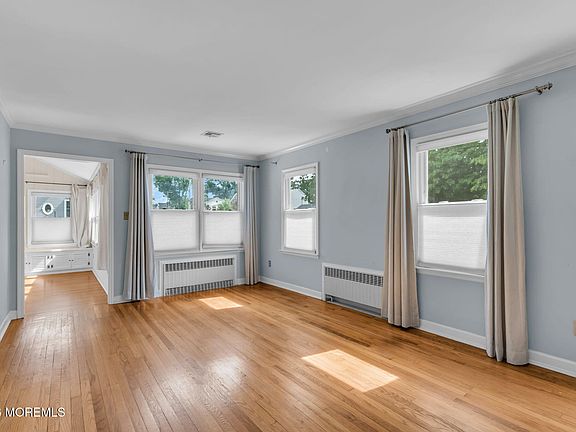 5th image of 10 Lakeside Avenue