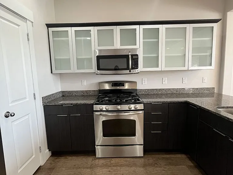 2241 W 450 S — Photo 3