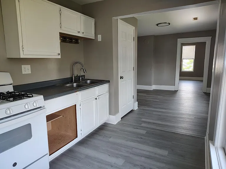 1217 Grand Ave — Photo 10