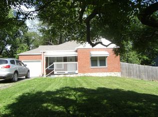 8627 Greenwood Rd, Raytown, MO 64138