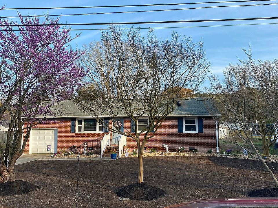 1st image of 109 Copeland Ln