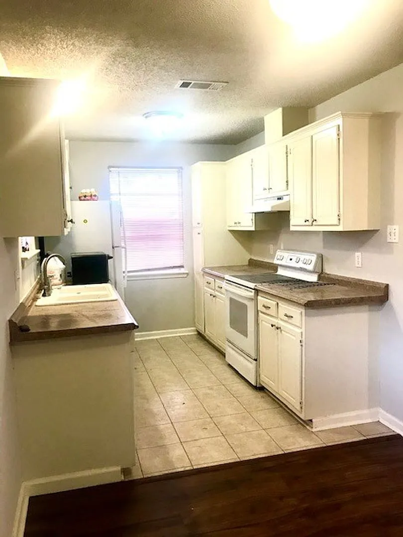 3br/2ba House In Avalon Subdivision Off Of Millerville — Photo 1