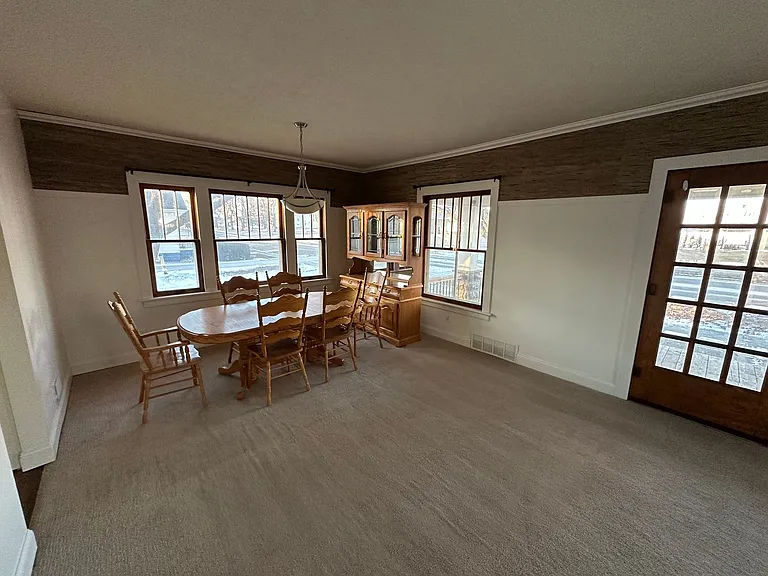 417 Albany Ave NE — Photo 5