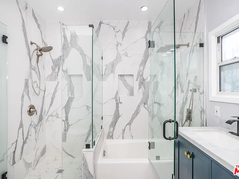152 S Wetherly Dr — Photo 9