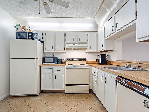 5th image of 1810 N Lauderdale Avenue #2411
