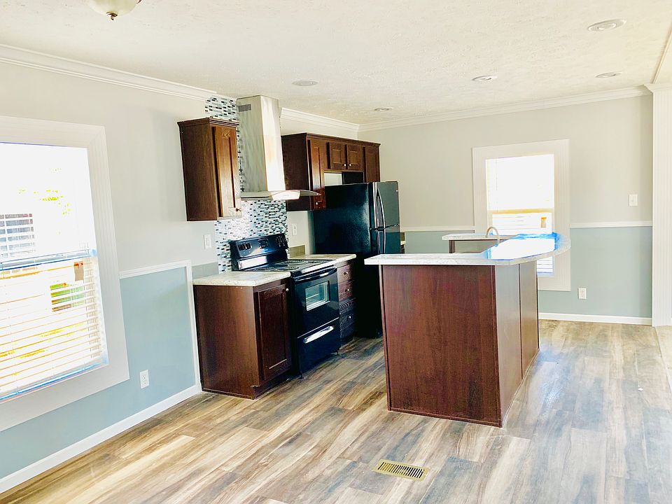 2nd image of 73 Sandhill Blvd