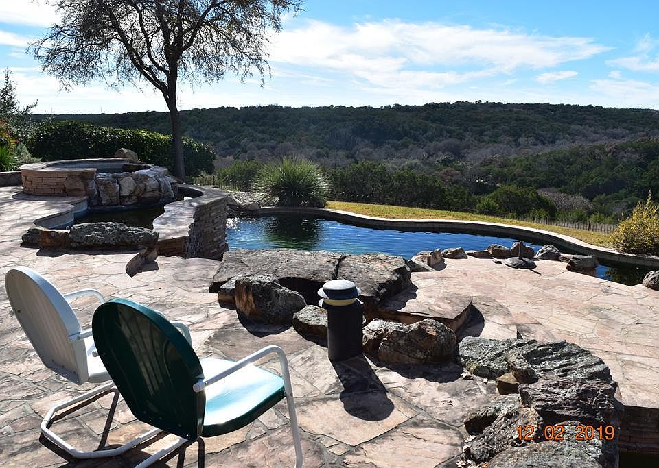 2nd image of 131 Oakcrest