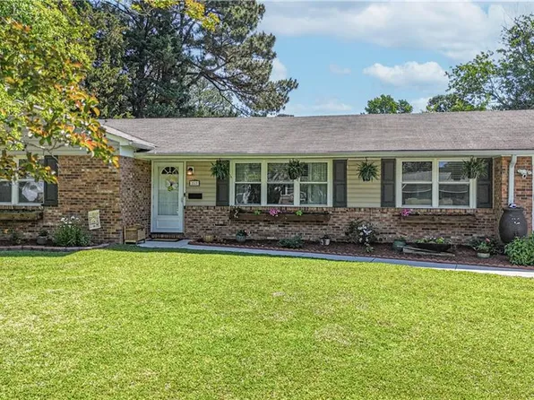 3909 Windsor Woods Blvd, Virginia Beach, VA 23452