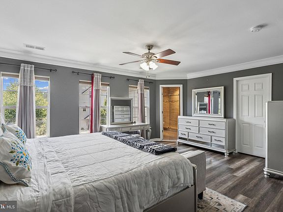 4th image of 216 Centennial Dr